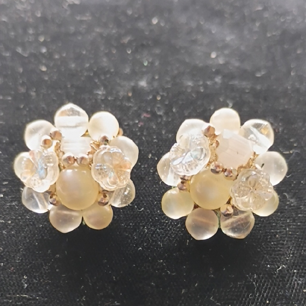Elegant Gold Tone And Cluster Earrings 1950's Japan